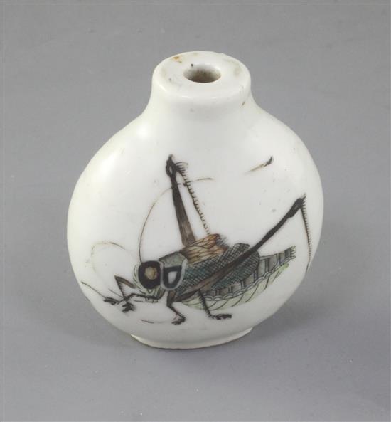 A Chinese cricket porcelain snuff bottle, Daoguang mark and of the period (1821-50), 6cm high  (no. 775)